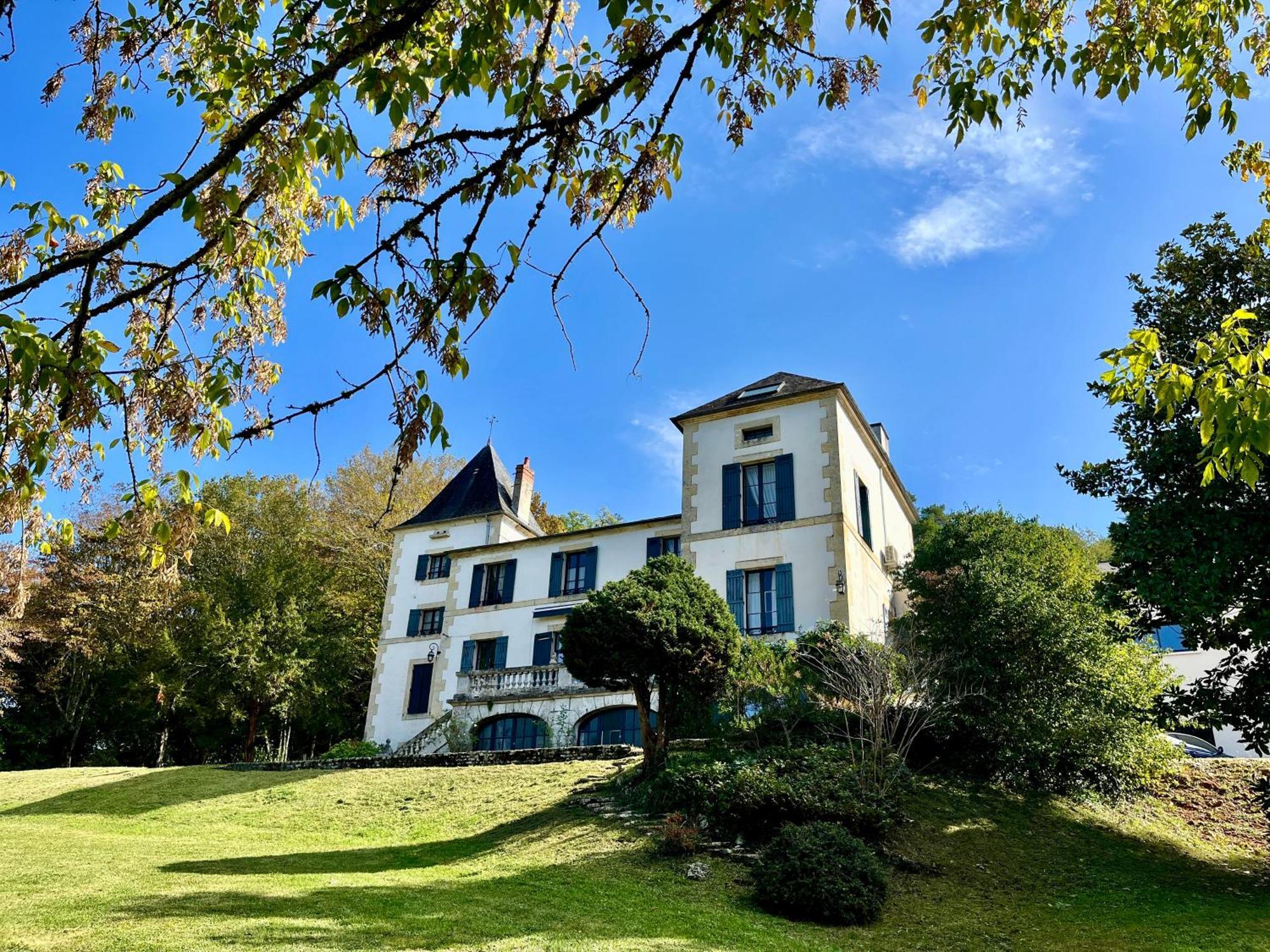 Hotel Richard Lequet Domaine Gastronomique Du Val D Atur Boulazac Isle Manoire Exteriér fotografie